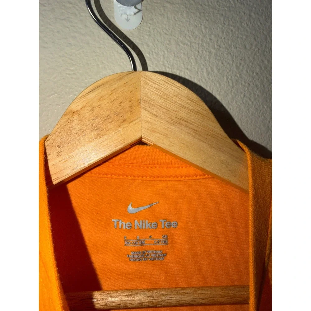 Boys Nike Shirt Size 5